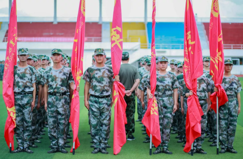 當(dāng)迷彩邂逅青春，記錄工職院軍訓(xùn)生活