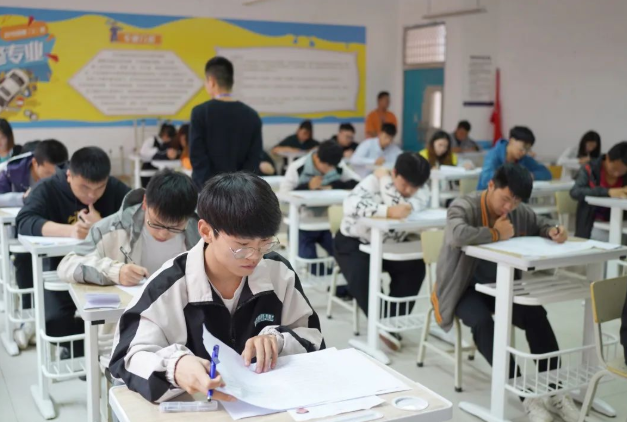 畢節(jié)工業(yè)職業(yè)技術(shù)學(xué)院直播銷售員、計(jì)算機(jī)維修工職業(yè)技能等級(jí)認(rèn)定考核工作圓滿完成
